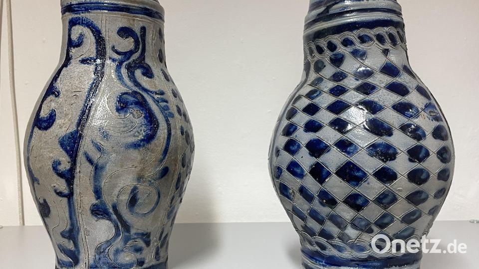 Zwei Krüge aus Pressather Produktion sind in der Sonderausstellung des Heimatpflegebundes Pressath zu sehen. Bild: bod