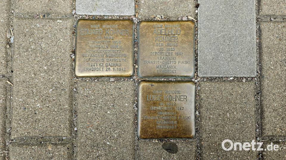 Diese Stolpersteine erinnern an die Familie Kohner. Insgesamt werden in Weiden 46 Stolpersteine verlegt. Bild: Manuela Watzl