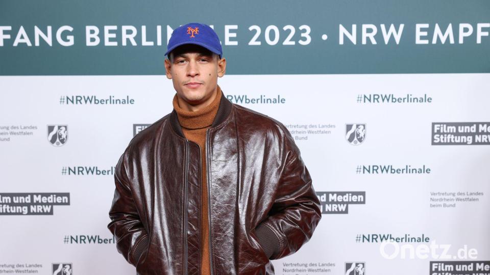 Der deutsche Schauspieler Emilio Sakraya ist mit der spanischen Sängerin Rosalía liiert. (Archivbild) Bild: Jörg Carstensen/dpa