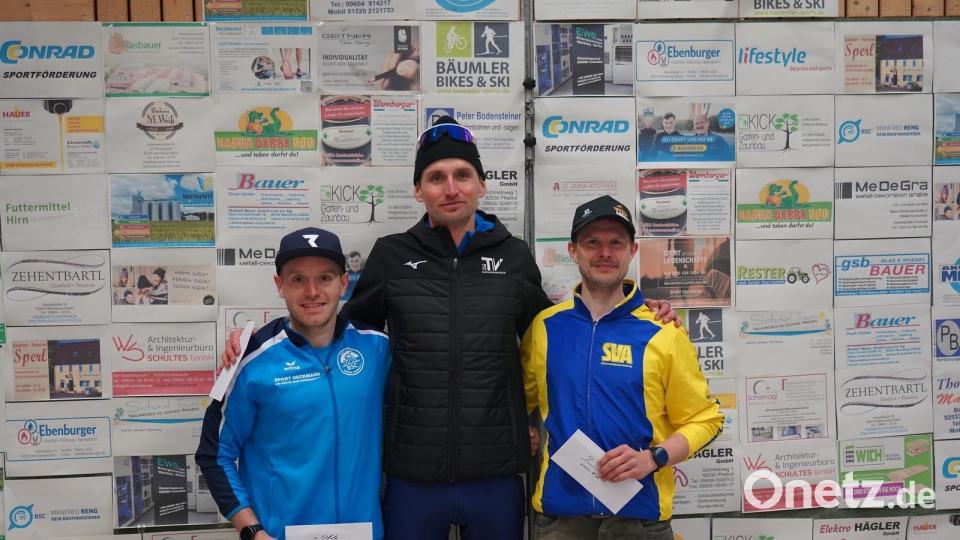 Erik Hille (Mitte) triumphierte über zehn Kilometer vor Thomas Stielper (links) und Markus Bergler. Bild: Thomas Hölzl