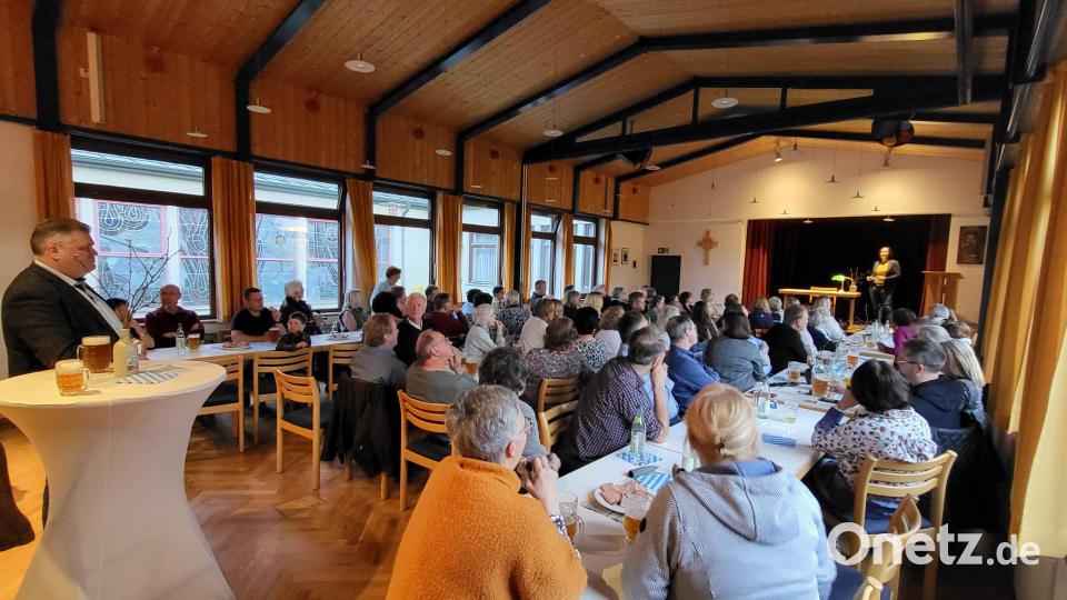 Gut besucht war die Lesung anlässlich der Nacht der Bibliotheken am Freitag in Neuhaus Bild: Bettina Michl/exb