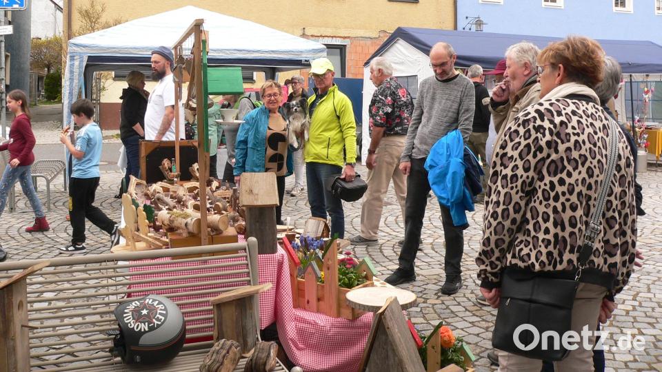 Viele Gäste waren am Palmsonntag zum Krammarkt nach Luhe gekommen. Bild: mh