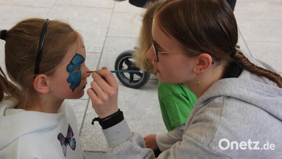 Das Kinderschminken war ein absoluter Renner. Bild: kro