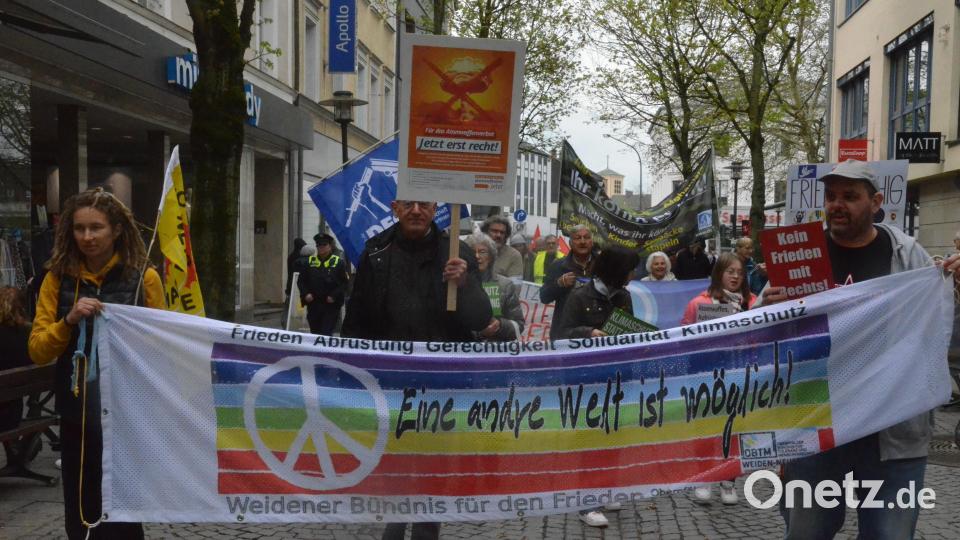 Der Ostermarsch am Samstag geht vom Josef-Witt-Platz zum Alten Rathaus. Bild: Kunz