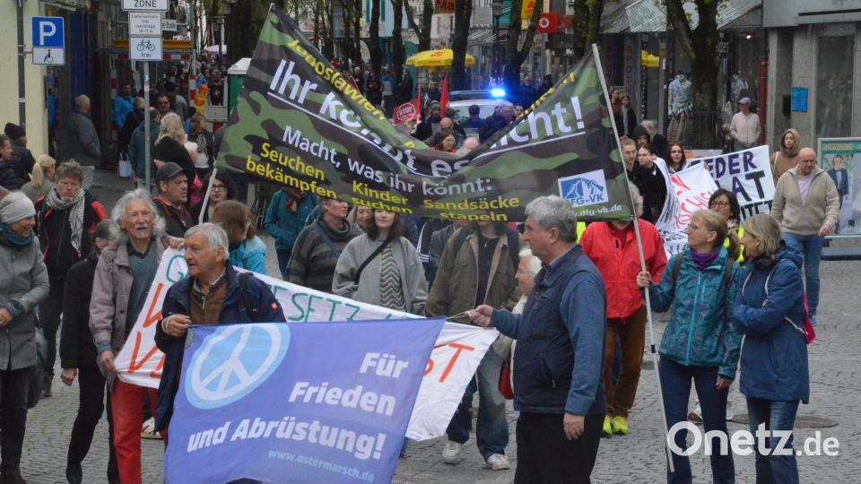 Ostermarsch vom Josef-Witt-Platz zum Alten Rathaus. Bild: Kunz