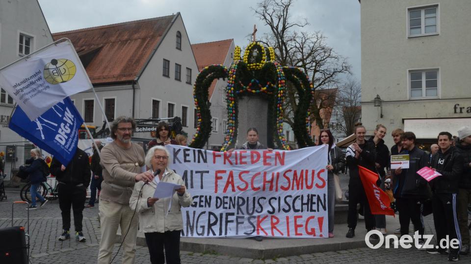 Schlusskundgebung auf dem Oberen Markt. Bild: Kunz