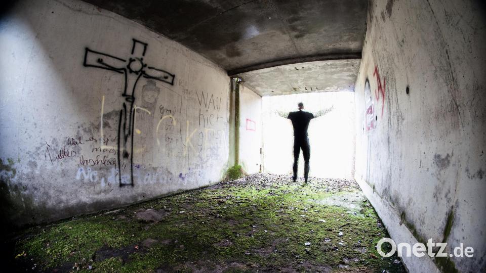 "Ins Licht" - so ist diese Fotografie von Robert Christ überschrieben. Der Waldsassener hat einen weiteren internationalen Titel für seine Arbeiten erhalten. Bild: Robert Christ/exb