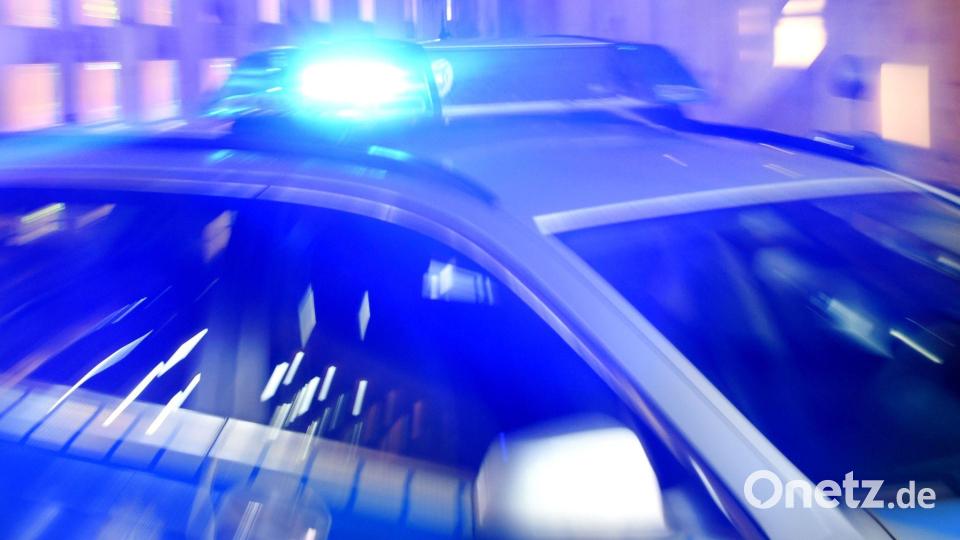 Diebe wollten auf einer Baustelle an der B85 Diesel aus einem Bagger zapfen: Das misslang - und richtete Schaden an. Symbolbild: Carsten Rehder/dpa/Illustration