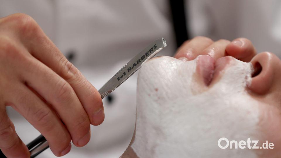 Sie sind Profis für Bärte: Barber. (Archivbild) Bild: Daniel Karmann/dpa