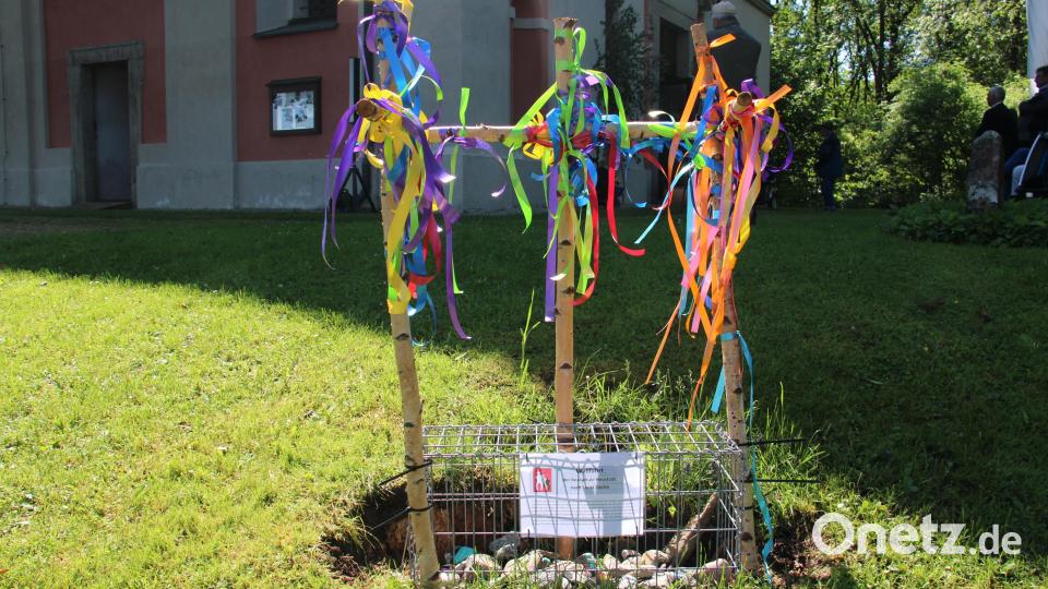 Auch die Schülerinnen und Schüler der Neustädter Lobkowitz-Realschule pilgern am 30. Mai nach St. Quirin und legen wieder ihre Anliegen in Form von Steinen nieder. Die sollen einmal das Fundament für einen Außenaltar werden. Archivbild: prh