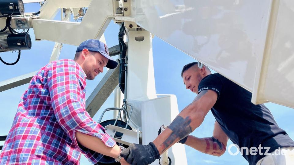 Der Aufbau zum Frühlingsfest läuft. Bild: Gabi Schönberger