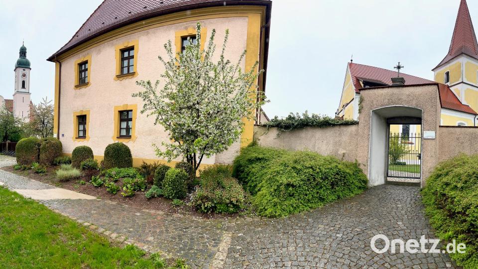 Der Weg zwischen den Kirchen ist in Neunkirchen nicht weit. Bild: Gabi Schönberger