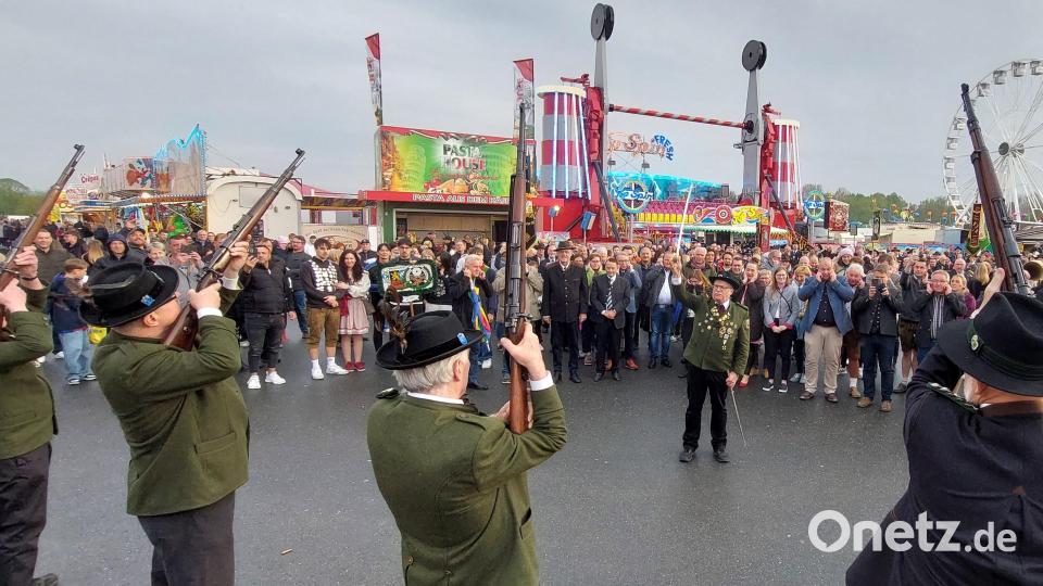 Die Böllerschützen der Adlerschützen Mitterhöll. Bild: Kunz