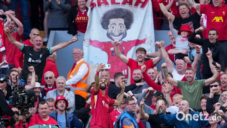 Der überragende Mohamed Salah feierte sein 28. Saisontor für Liverpool mit einem Selfie. Bild: Jon Super/AP/dpa