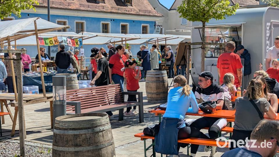 Zum verkaufsoffenen Sonntag lädt das Netzwerk Sonntag zu einem Markt mit Pflanzentauschbörse auf dem Vorplatz der Sparkasse ein. Bild: wrl