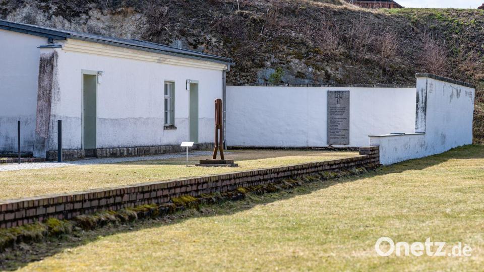 Der ehemalige Arresthof der KZ-Gedenkstätte Flossenbürg. Auch der Theologe Dietrich Bonhoeffer wurde dort ermordet. (Archivfoto) Bild: Armin Weigel/dpa