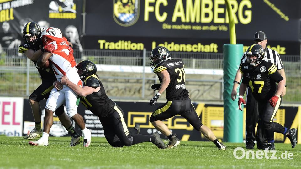 Bilder vom Spiel der Amberg Mad Bulldogs gegen die Augsburg Centurions. Bild: Hubert Ziegler