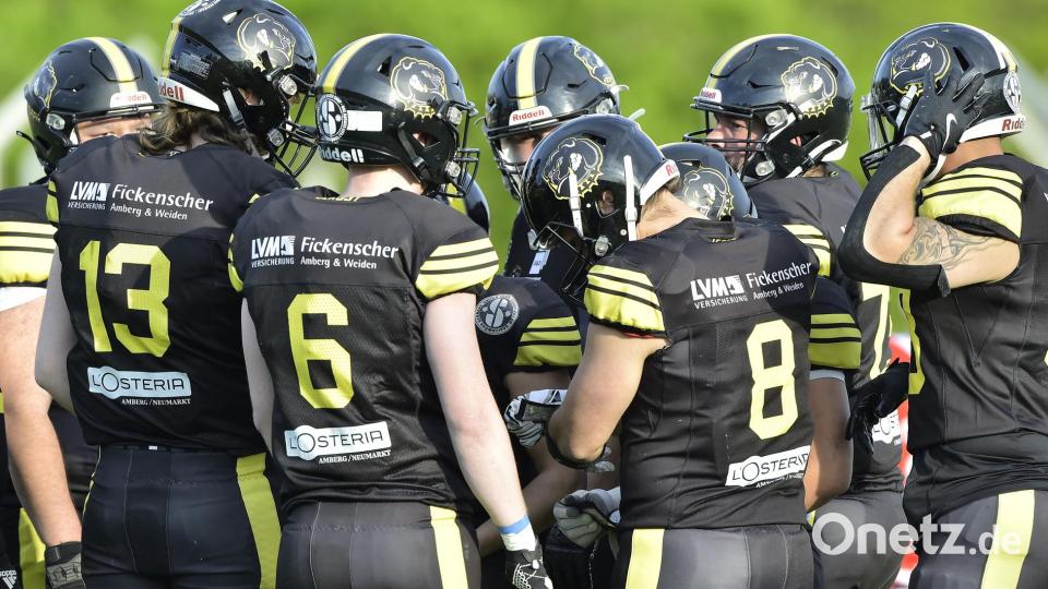 Bilder vom Spiel der Amberg Mad Bulldogs gegen die Augsburg Centurions. Bild: Hubert Ziegler