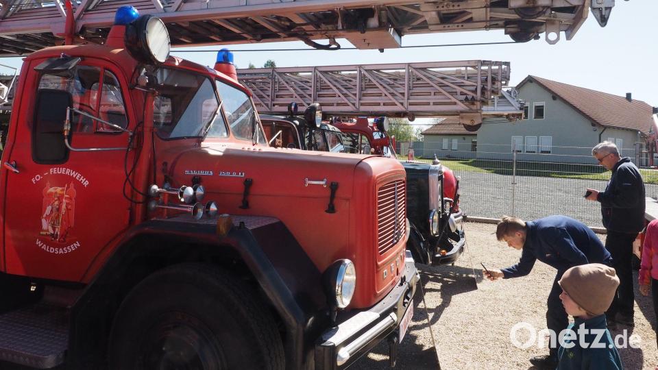 Das Feuerwehr-Oldtimertreffen auf dem Maffaigelände stieß auf großes Interesse. Bild: kek