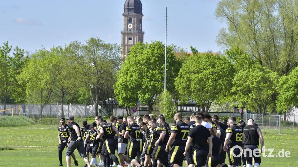 Bilder vom Spiel der Amberg Mad Bulldogs gegen die Augsburg Centurions. Bild: Hubert Ziegler