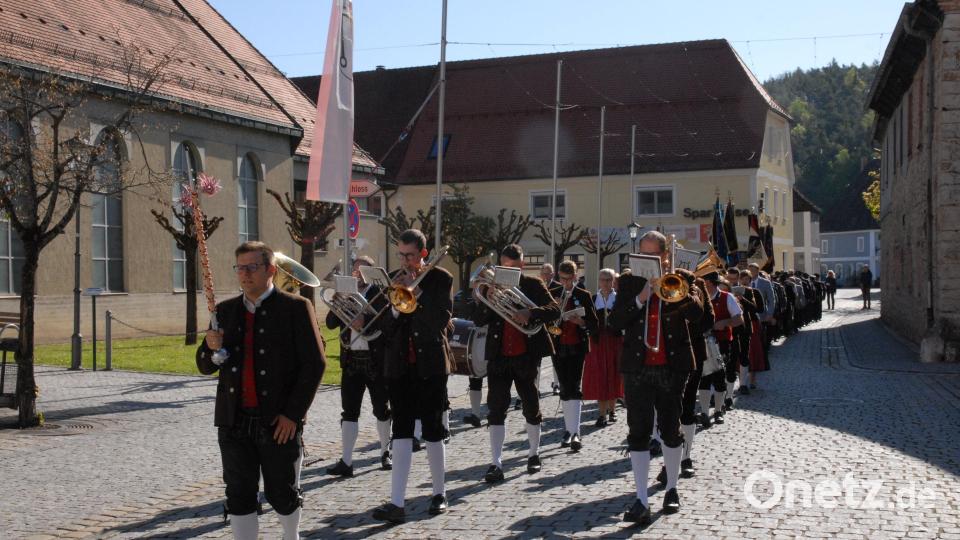 Zur Einweihungsfeier gehörte auch ein Festzug Bild: pop