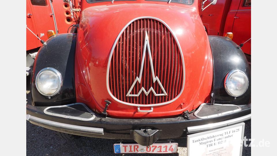 Auch dieses Tanklöschfahrzeug aus Tirschenreuth war vertreten. Bild: kek