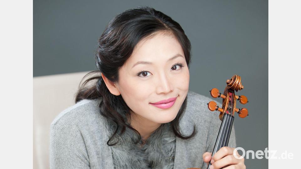 Yamei Yu spielt auf einer Violine von Goffriller aus dem Jahre 1730. Bild: Daniel Pasche/exb