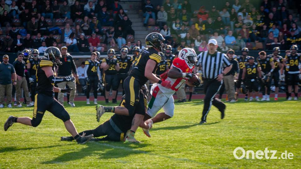 Als wäre die 19:42-Heimniederlage gegen die Augsburg Centurions nicht schon ernüchternd genug gewesen: Die American Footballer der Amberg Mad Bulldogs erlebten einen Saisonstart zum Vergessen. Bild: Alexander Unger