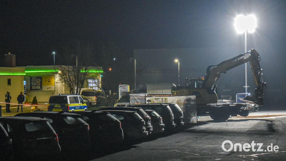 Die Chaosfahrt endete neben einem Autohaus. Bild: Fabian Koss/onw-images/dpa