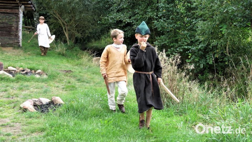 Viele kleine Ritter tummelten sich im Park. Bild: ubb