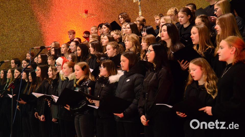 Der große Chor mit &quot;Tochter Zion, freue dich&quot;. Bild: Kunz