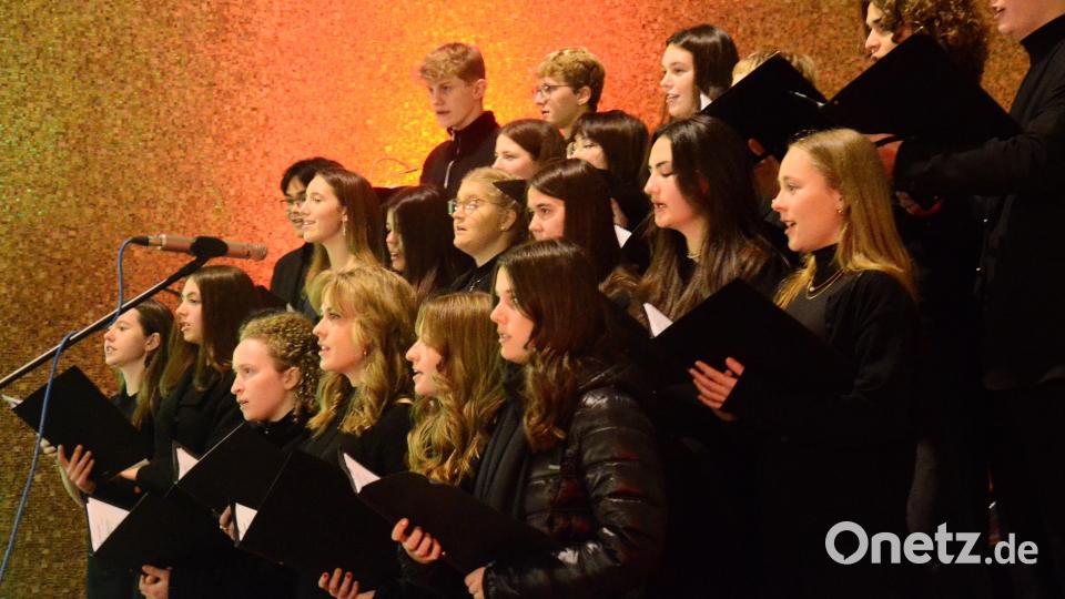 Das Vokalensemble singt &quot;Winter Wind&quot;. Bild: Kunz