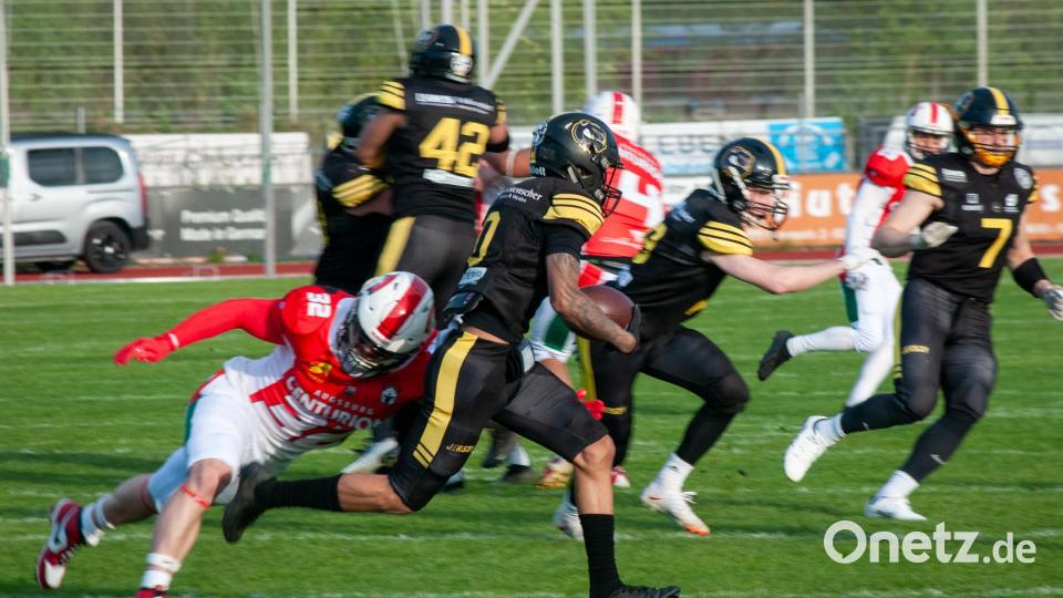Als wäre die 19:42-Heimniederlage gegen die Augsburg Centurions nicht schon ernüchternd genug gewesen: Die American Footballer der Amberg Mad Bulldogs erlebten einen Saisonstart zum Vergessen. Bild: Alexander Unger