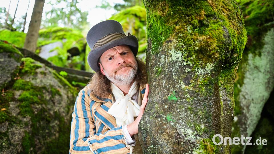Andreas Leopold Schadt spielt in &quot;Hoppelpoppel oder Jean Pauls Zauberland&quot; anlässlich des 200. Todestags von Schriftsteller Jean Paul. Bild: Florian Miedl