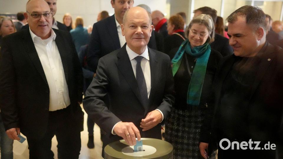 Bundeskanzler Scholz – hier bei der Stimmabgabe – wollte die Vertrauensfrage verlieren. Archivbild: Kay Nietfeld/dpa