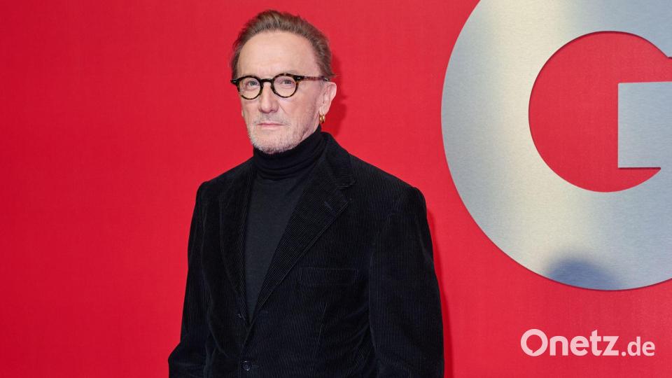 Marius Müller-Westernhagen: Umarmungen auf dem Männerklo. (Archivbild) Bild: Annette Riedl/dpa