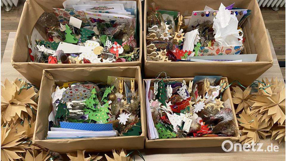 Diese kleinen Kunstwerke haben die Kinder für die Senioren gebastelt. Bild: Nicole Rochelt, VG Schönsee