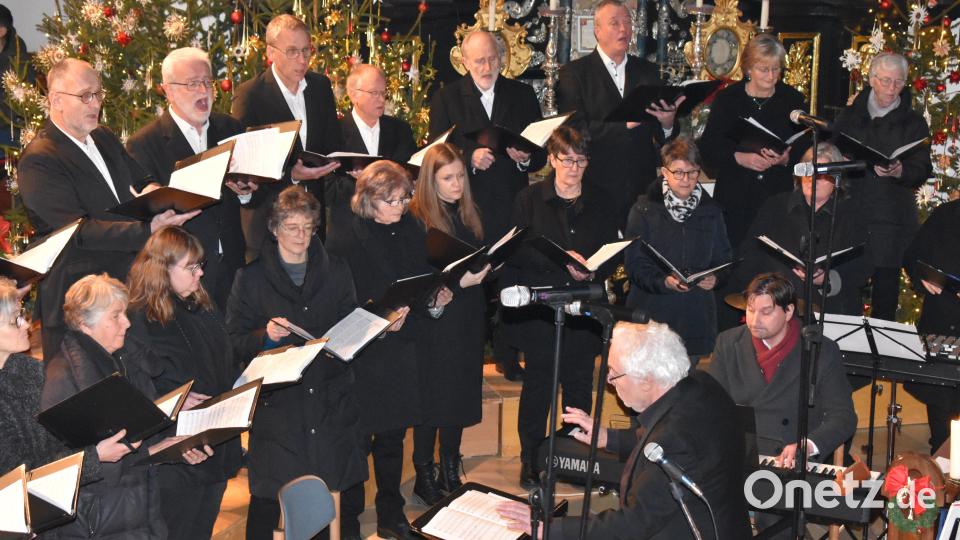 Die Chorgemeinschaft St. Georg unter der Leitung von Richard Waldmann. Bild: rgr