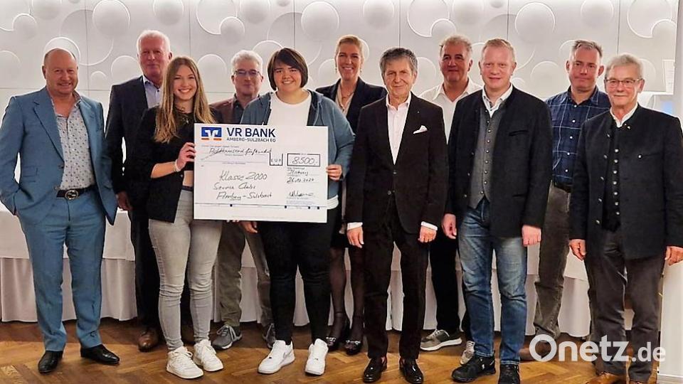 Das Sponsoren- und Organisationsteam der Benefizaktion zugunsten des Projekts &quot;Klasse 2000&quot;. Bild: Marco Werner