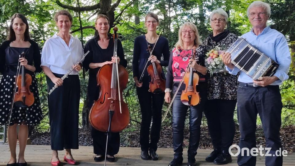 Susanne Hofmann (links) lädt auch in diesem Jahr wieder Amateure und Profis zum Oberpfälzer Tango-Festival ein. Bild: Susanne Hofmann
