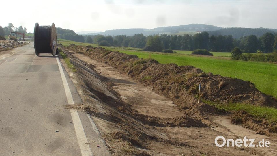 Die Staatsstraße 2040 wurde 2024 bei Schwarzhofen ausgebaut. Archivbild: mad