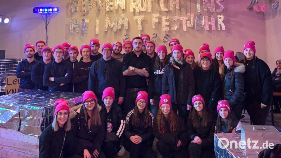 Das rührige Eventteam um Markträtin Laura Roth (rechts) und Dritten Bürgermeister Bernd Reil (hinten, Neunter von links). Bild: gz