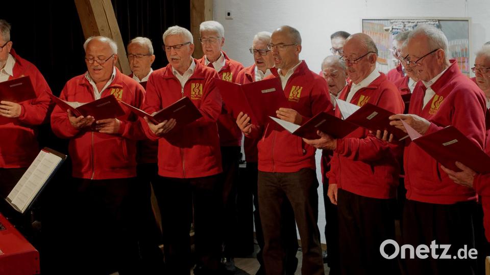 Der Männergesangverein Waldsassen gestaltete die Eröffnung musikalisch. Bild: tr