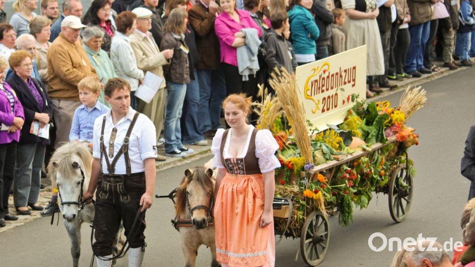 2010 kamen viele Gäste zum historischen Erntedankzug nach Kastl. Archivbild: hwk