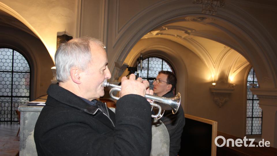 Josef Schneider an der Trompete und Florian Löw an der Orgel musizierten sehr gut aufeinander abgestimmt. Bild: heb