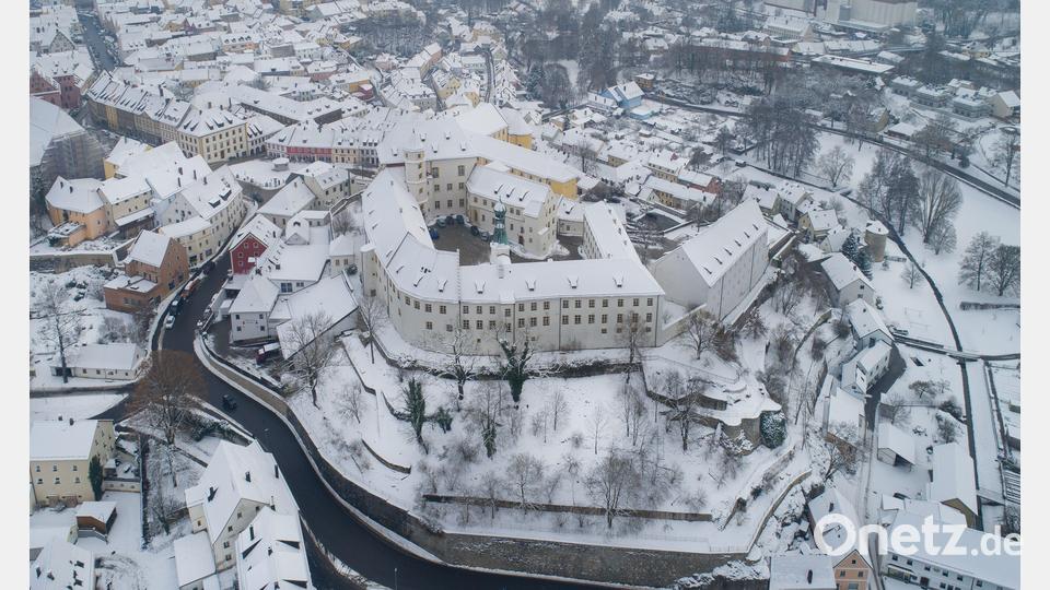 Wo heute das Schloss steht, befanden sich im Mittelalter die Burg der Sulzbacher Grafen und der älteste Stadtkern. Archivbild: Thilo Hierstetter
