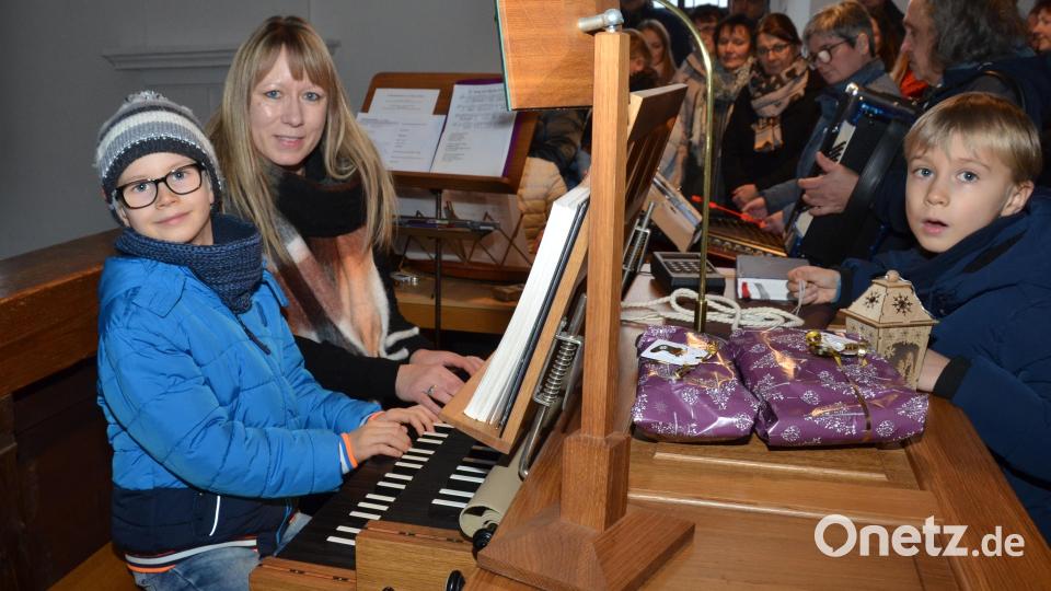 Die Söhne von Chorleiterin Daniela Bock haben am Heiligabend ihren großen Auftritt an der Böhmischbrucker Orgel. Bild: dob