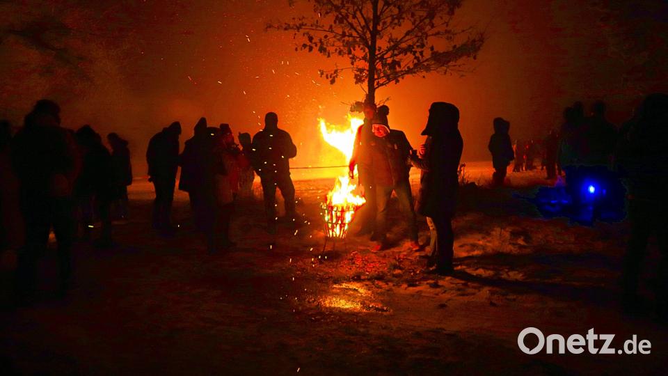 An zehn weiteren Feuerstellen konnten sich die Besucher auf dem Veranstaltungsgelände aufwärmen Bild: bsc