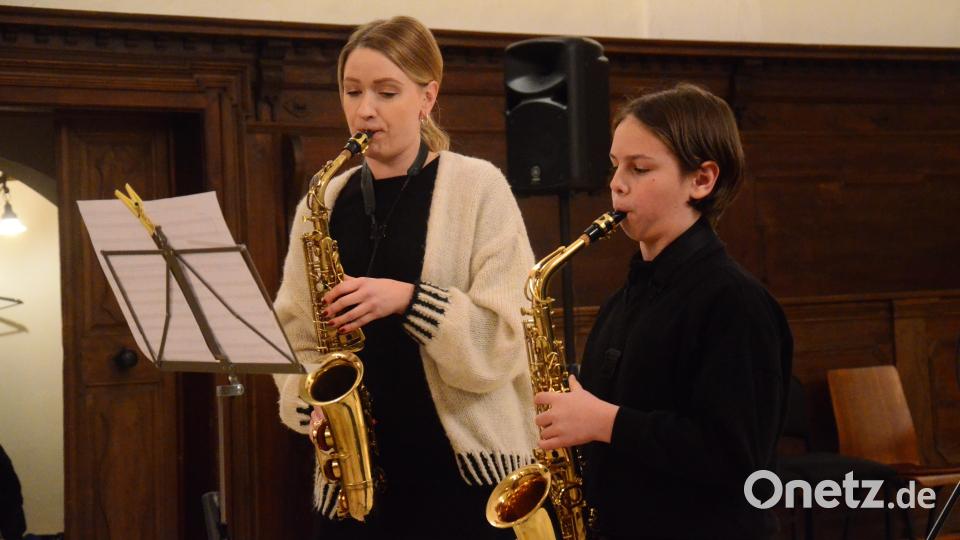 Ensembles, Solisten und Duos tragen zum Erfolg des Weihnachtskonzerts bei. Bild: Kunz