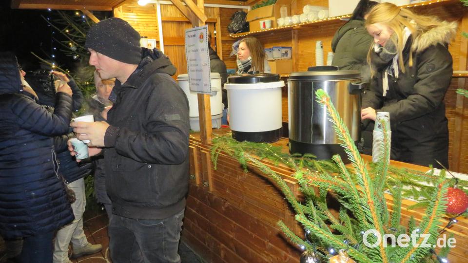 Glühwein bei der Feuerwehr Bild: exb/Christoph Brüning
